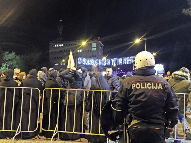 Полицајац из Никшића дао отказ после 30 година стажа: Нећу да учествујем у акцији против грађана, то су моје комшије